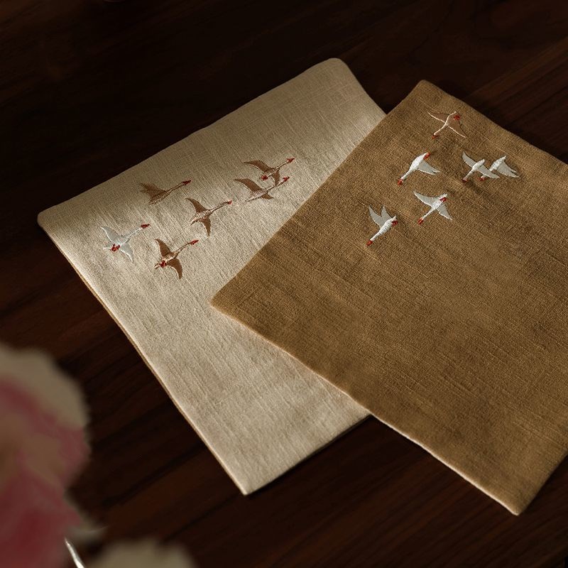 Embroidery Towel - 20x20cm Embroidered flying birds pattern double-sided