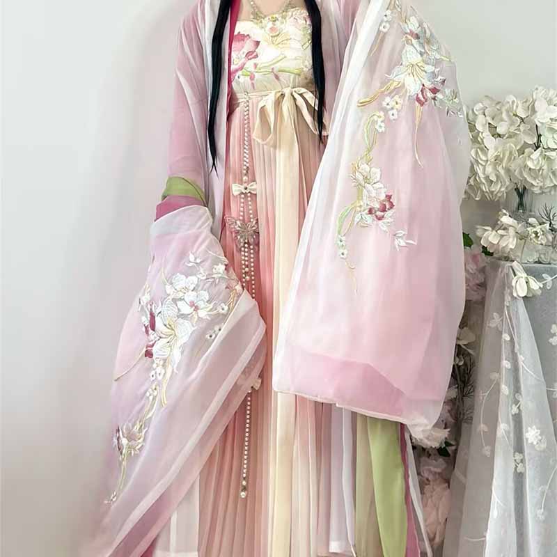 Women's Stage Performance Hall - Embroidery Style 评论和价格