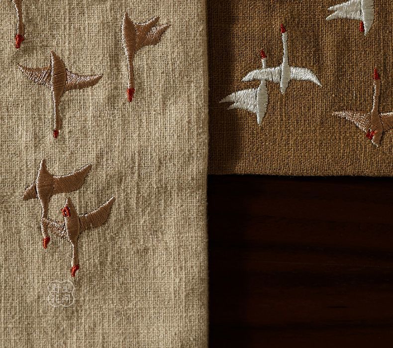 20x20cm Embroidered flying bir - Embroidery Towel 评论和价格