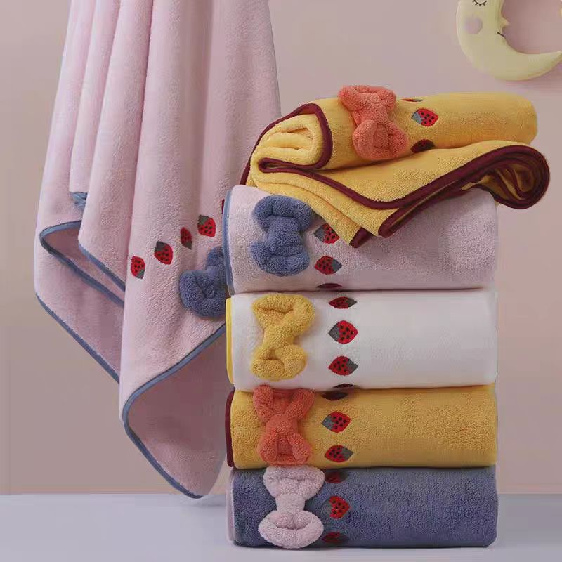 310g New coral fleece strawber - Embroidery Towel 评论和价格