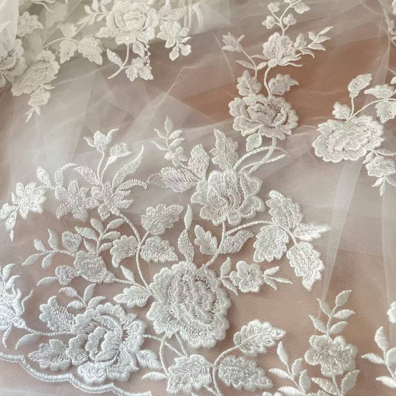 French Embroidered Lace Fabric - Embroidery Flower Pattern 评论和价格