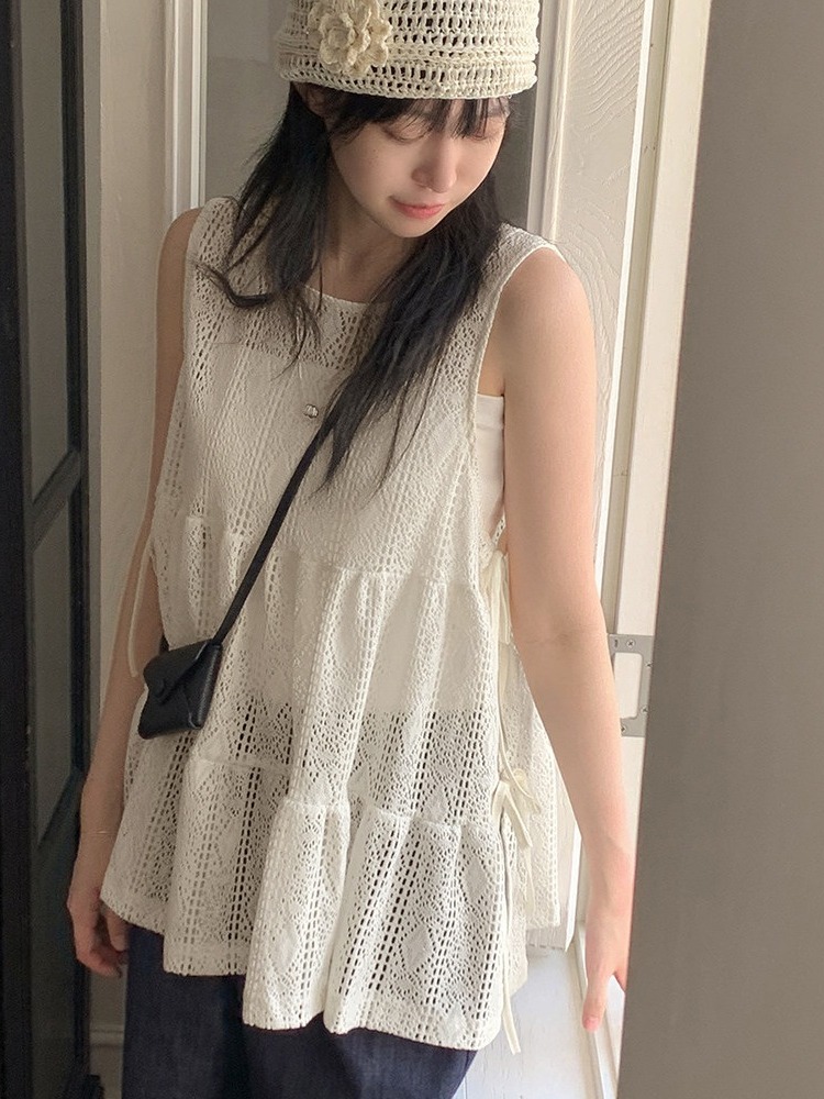Chic Lace Embroidery Side Bowt - Embroidery Vest 评论和价格