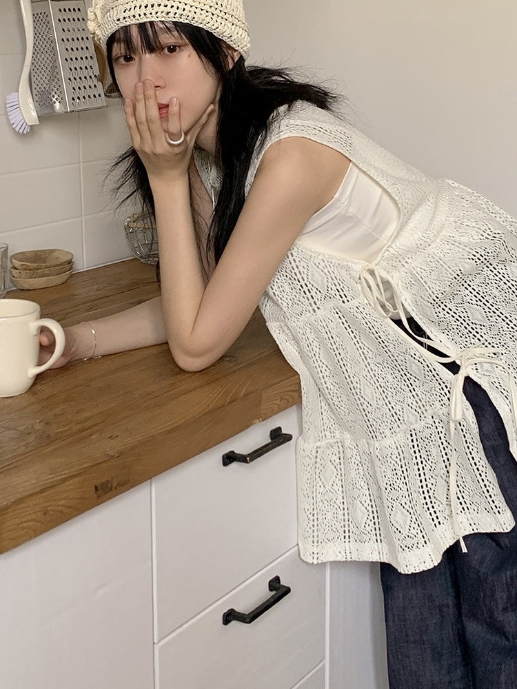 Chic Lace Embroidery Side Bowt - Embroidery Vest 评论和价格